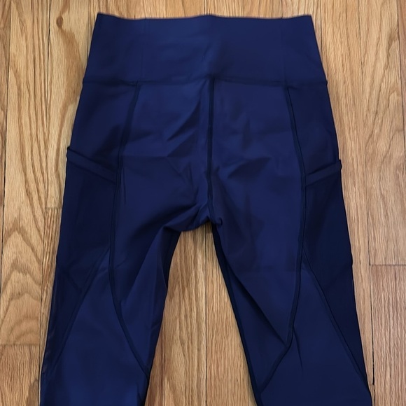 Lululemon 6 Fast As Light Crop Emperor Blue Leggings great pre owned condition - Picture 5 of 8